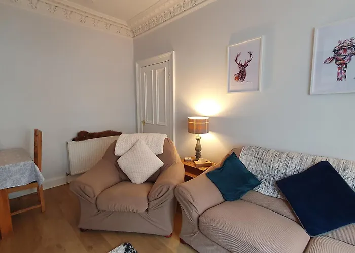 Beautiful Ground Floor Flat Near Haymarket